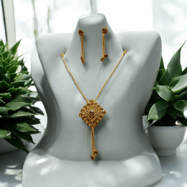 Golden Necklace Set With Square Shaped Pendant
