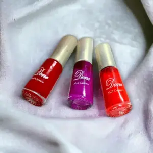 Set Of 3 Glossy Touch Done Nail Paint