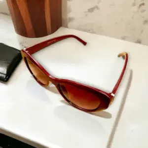 Retro-Style Cat-Eyed Sunglasses For All Girls & Women