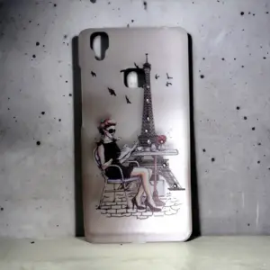 Vivo V3 Transparent Parisian Chic Glitter Case – Eiffel Tower & Fashionable Woman
