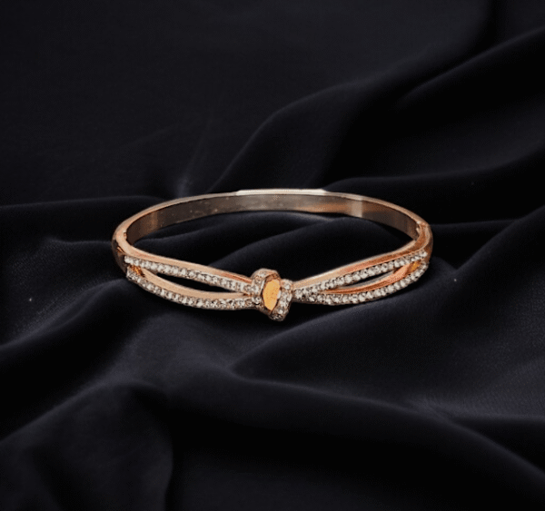The Eternal Knot Anti-Tarnish Bracelet