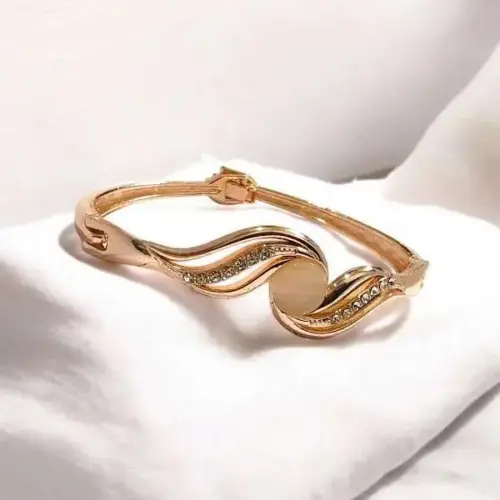 Radiant Flow Stone Bracelet